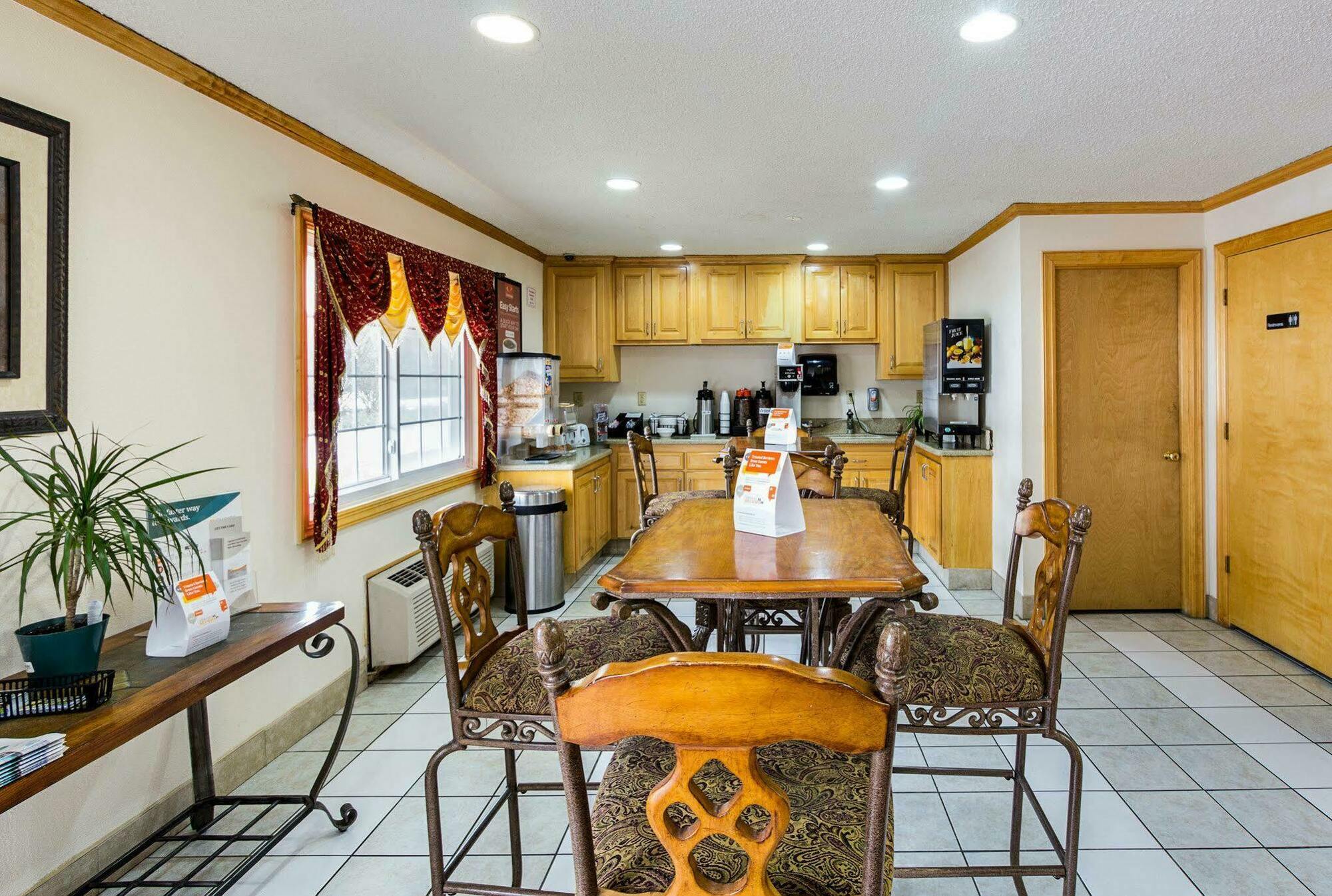 Rodeway Inn West Dodge Ομάχα Εξωτερικό φωτογραφία