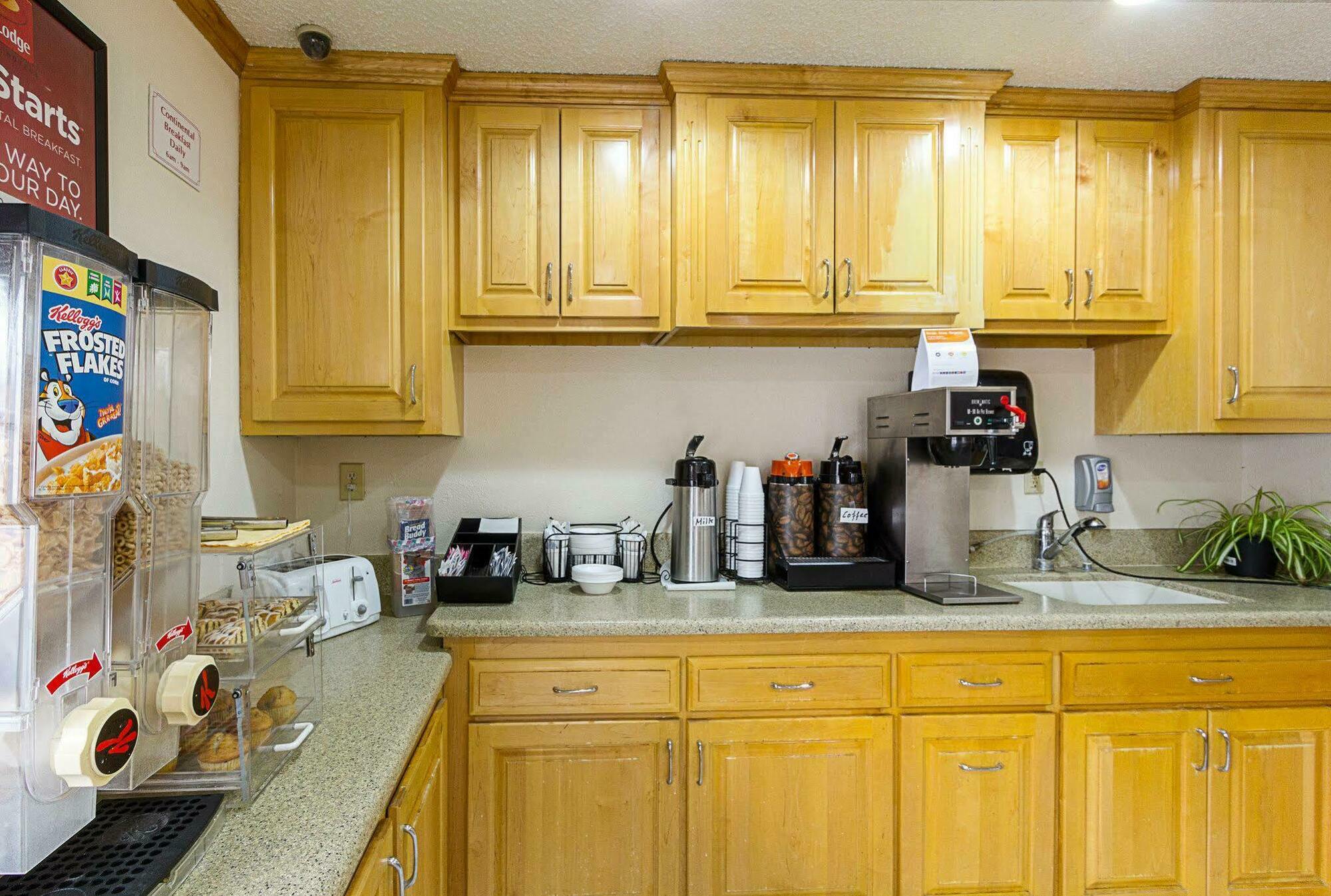 Rodeway Inn West Dodge Ομάχα Εξωτερικό φωτογραφία